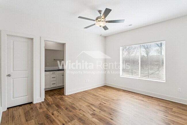 Building Photo - 1867-1867 S Hickory Creek Ct