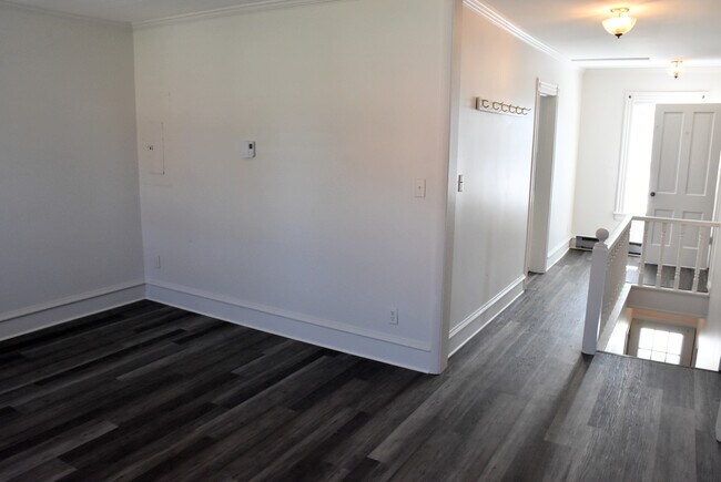 Building Photo - 352 Randolph St