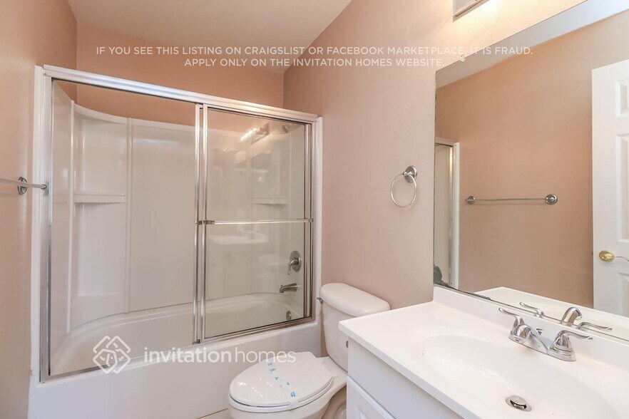 Building Photo - 8925 W Meadowbrook Ave