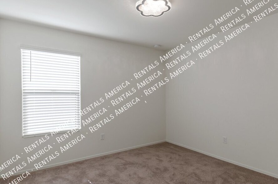 Building Photo - 9221 N Peridot Vis Ave