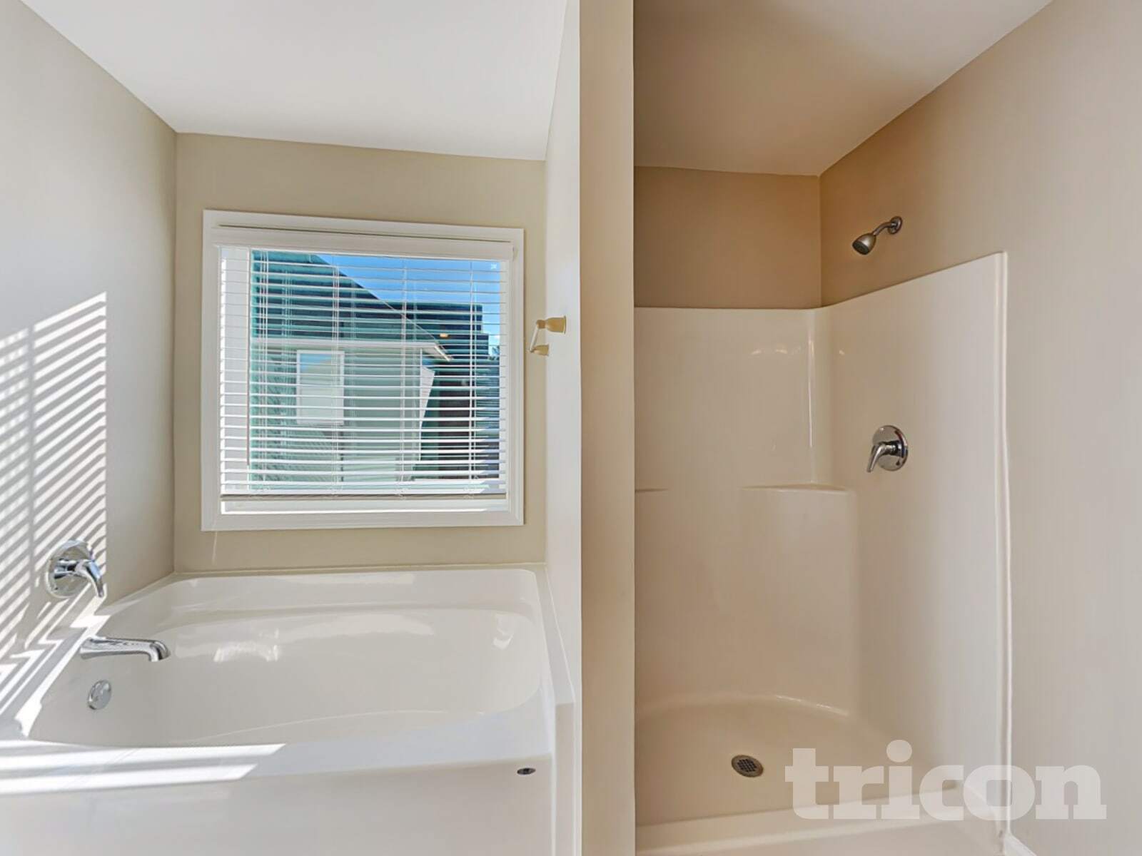 Building Photo - 215 Waters Edge Pkwy