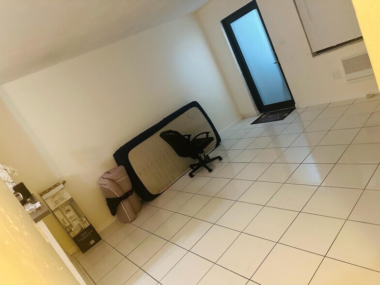 Building Photo - 838 NW 98th St