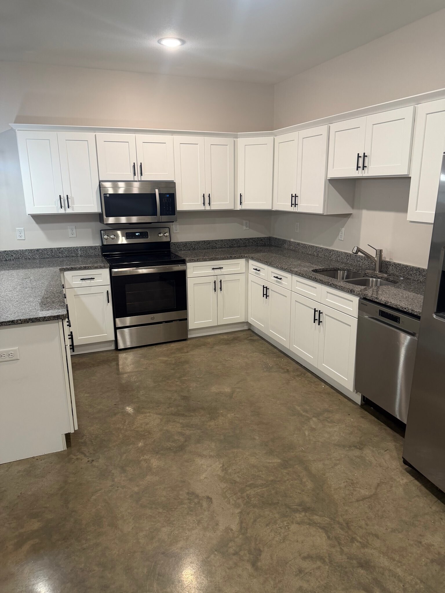 Building Photo - 4609 Wolf Run Trl
