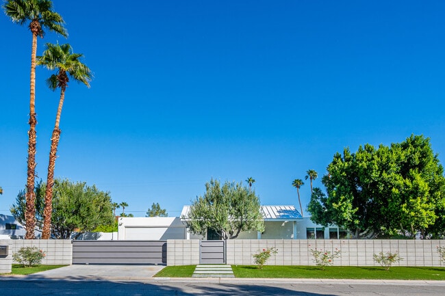 Building Photo - 2748 E Via Escuela