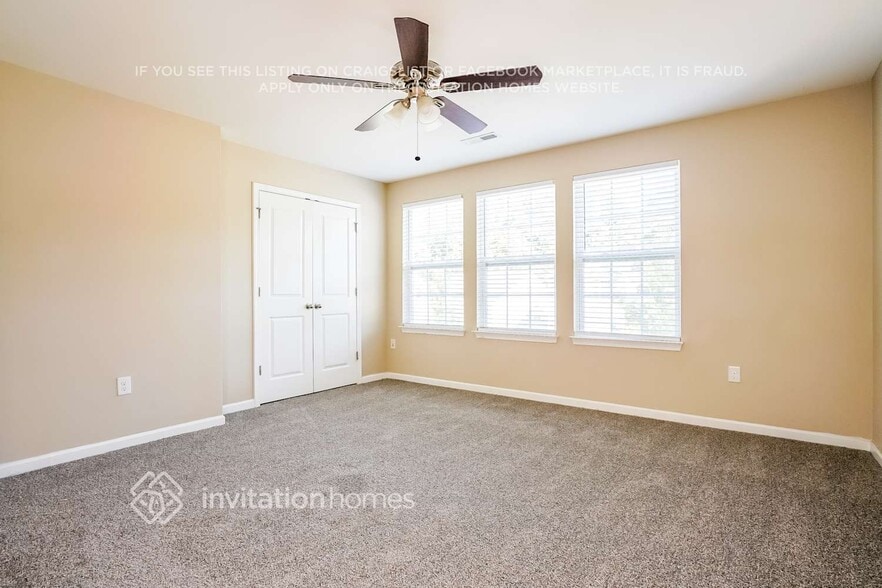 Building Photo - 6105 Watsonia Dr