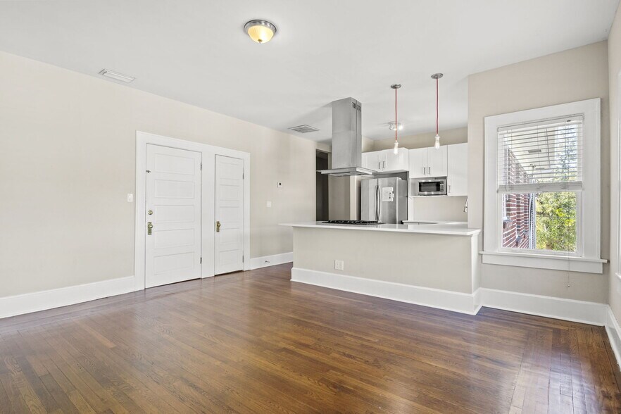 Building Photo - 1334 N Laura St