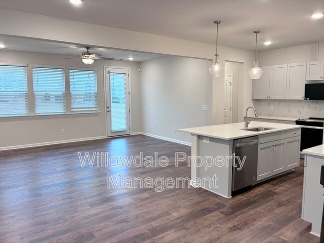 Building Photo - 179 Pinkie Ln