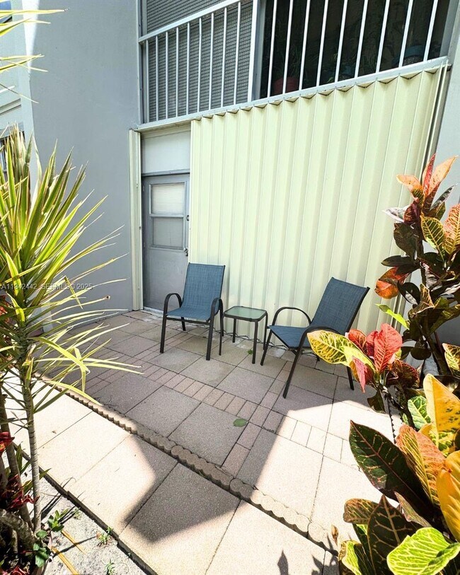 Building Photo - 7787 Golf Cir Dr