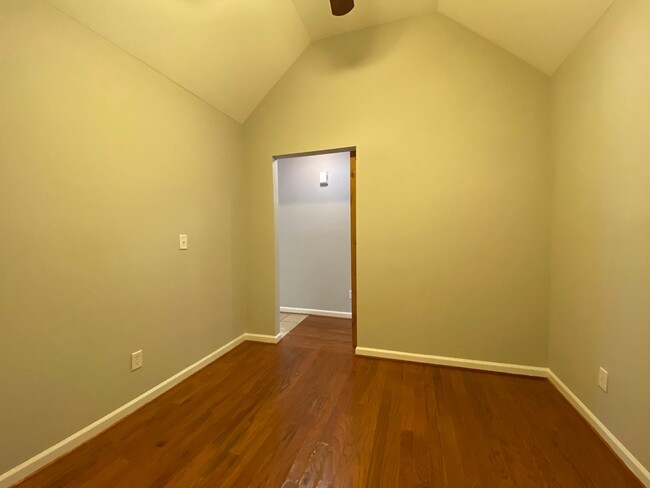 Building Photo - Townhome for Rent in Bessemer! Available t...