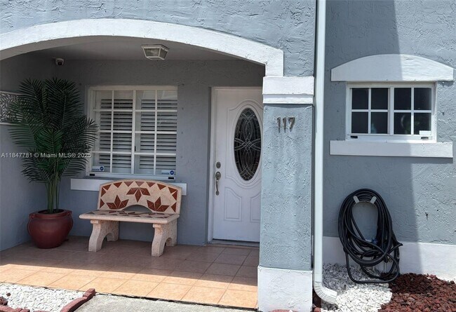 Primary Photo - 2860 W 80th St