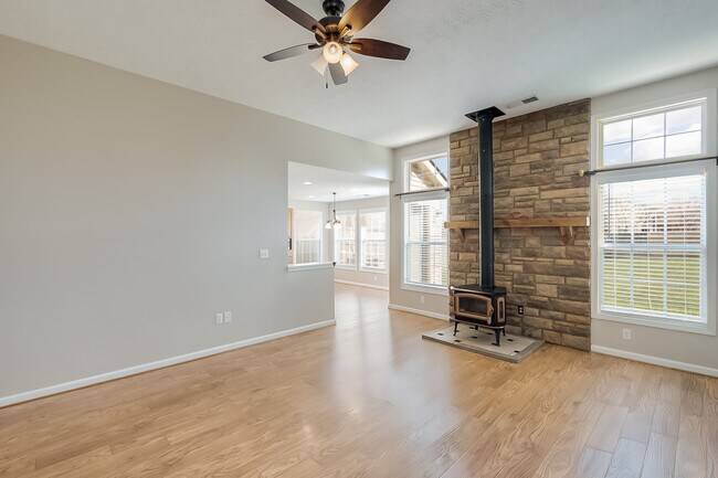 Building Photo - 2481 Crescenzio Way