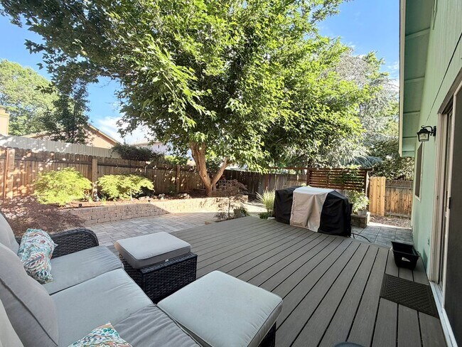 Building Photo - 2751 Azuza Way