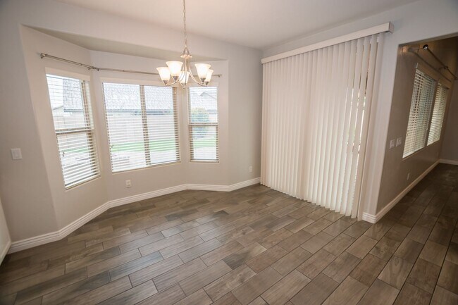 Building Photo - Executive home in The Estates at Holiday! ...