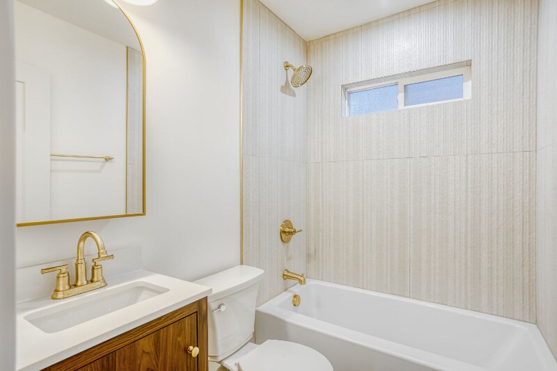 Building Photo - 1022 Parkway Dr NW