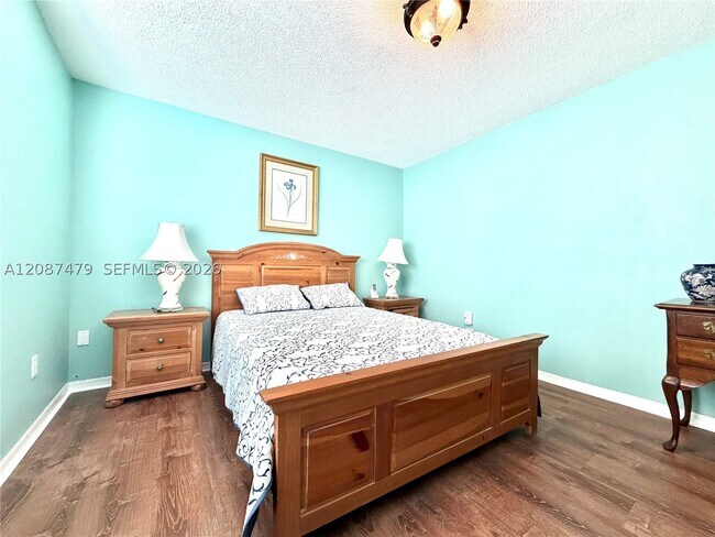 Building Photo - 4631 SW 154th Ct