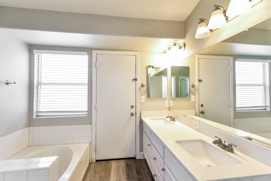 Building Photo - 3705 Iverson Ln