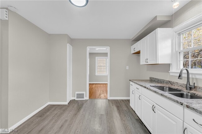 Building Photo - 16201 Walden Ave