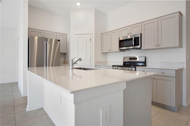 Building Photo - 668 Sand Pne Ln