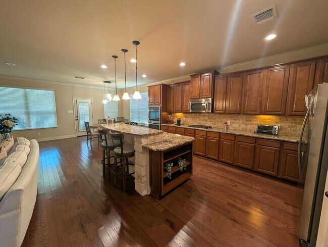 Building Photo - 28319 Willis Ranch