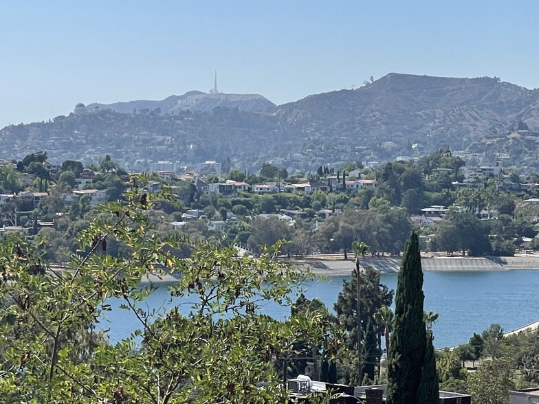 View Hollywood sign and lake - 2378 Loma Vista Pl