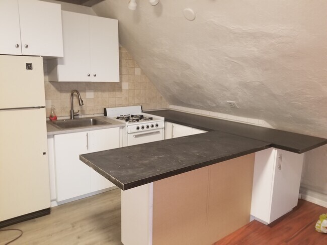 Building Photo - 411 N Craig St