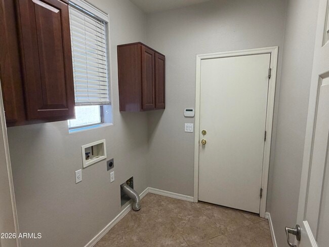 Building Photo - 15569 W Montecito Ave