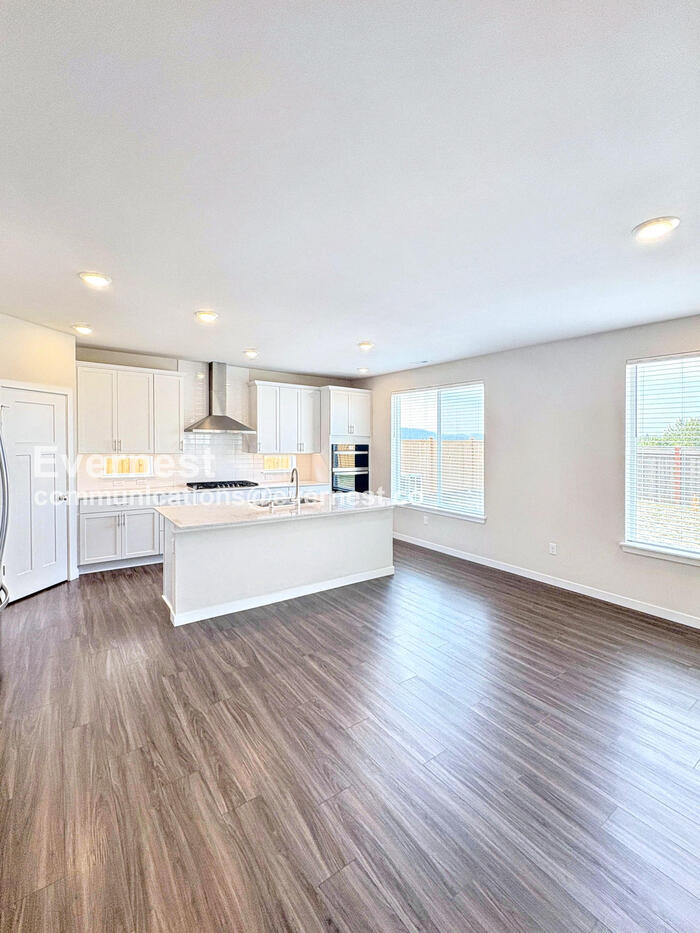 Building Photo - 13312 183rd St Ct E