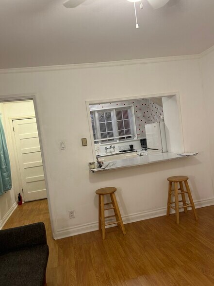Building Photo - 2078 Ivar Ave