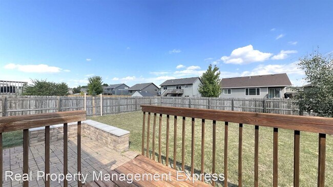 Building Photo - 4 br, 2 bath House - 426 N Perry Ln