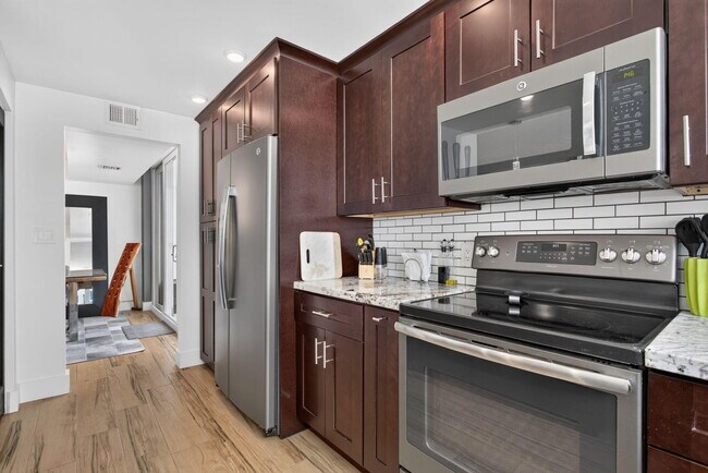 Building Photo - 1370 S Ocean Blvd