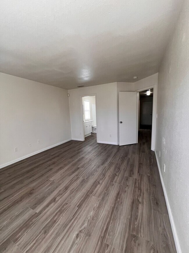 Building Photo - Available Now! Freshly Painted with lots of newness. Dry Creek Meadows Area