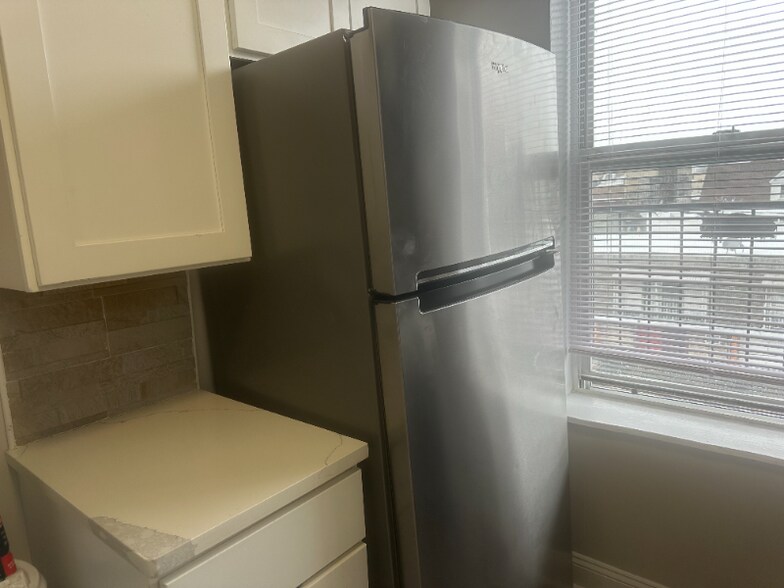 Building Photo - 332 61st St