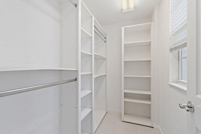 Building Photo - 4526 Illicium Dr