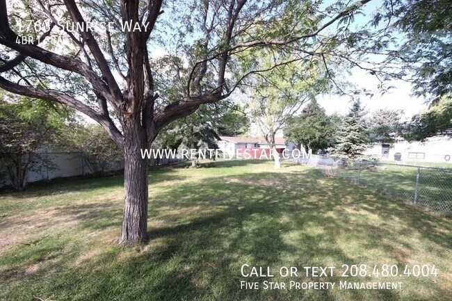 Building Photo - 1763 Sunrise Way