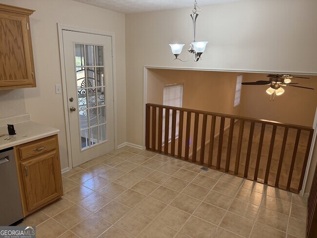 Building Photo - 228 Solomon Dr