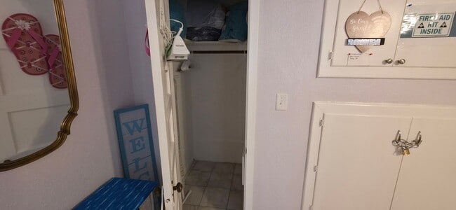 Building Photo - 1915 Avenue O