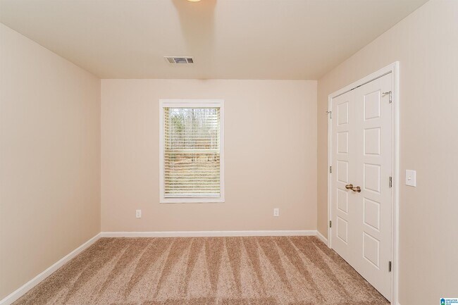 Building Photo - 2554 Summit Park Rd