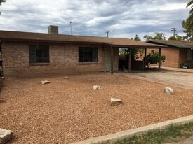 Building Photo - 4859 E Waverly St