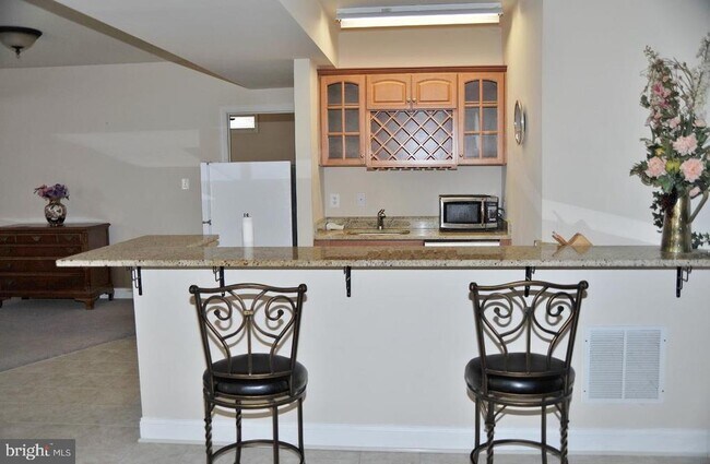 Building Photo - 7582 Venture Dr