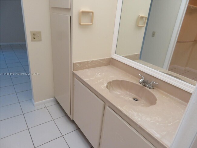 Building Photo - 8005 SW 107th Ave