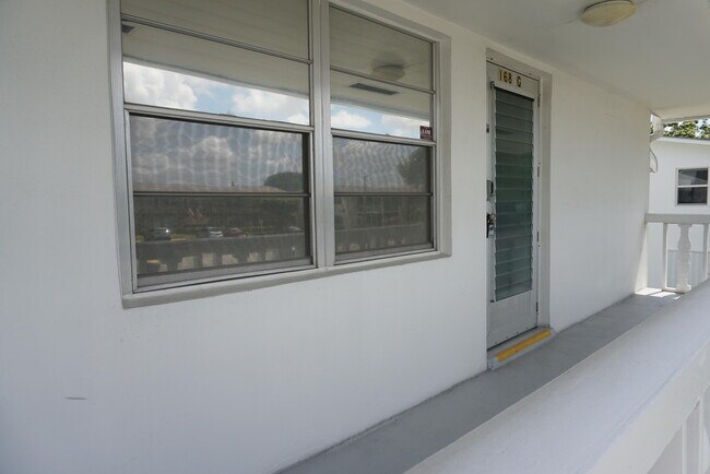 Building Photo - 168 Coventry G