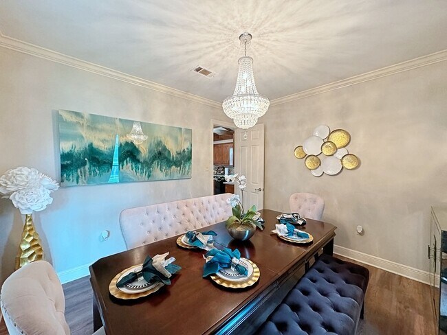 Building Photo - Beautiful Furnished home off Perkins Rd.