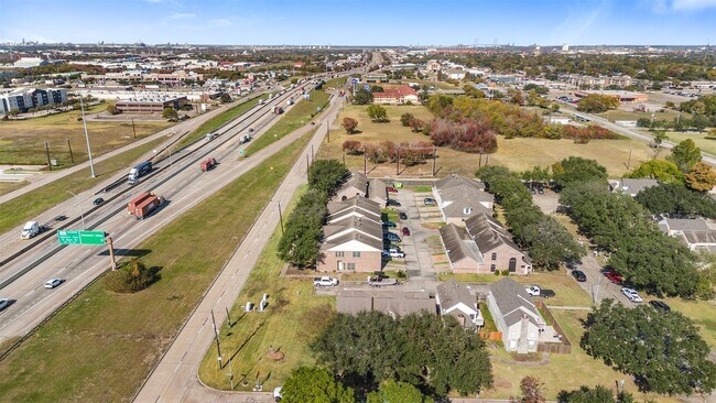 Building Photo - 1413 TX-146