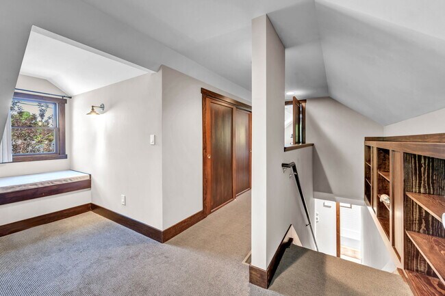 Building Photo - 1300 Clough Rd
