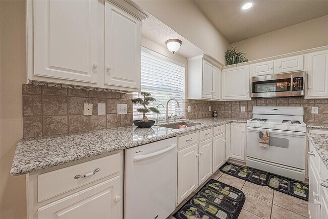 Building Photo - 8923 Aber Trail Ct