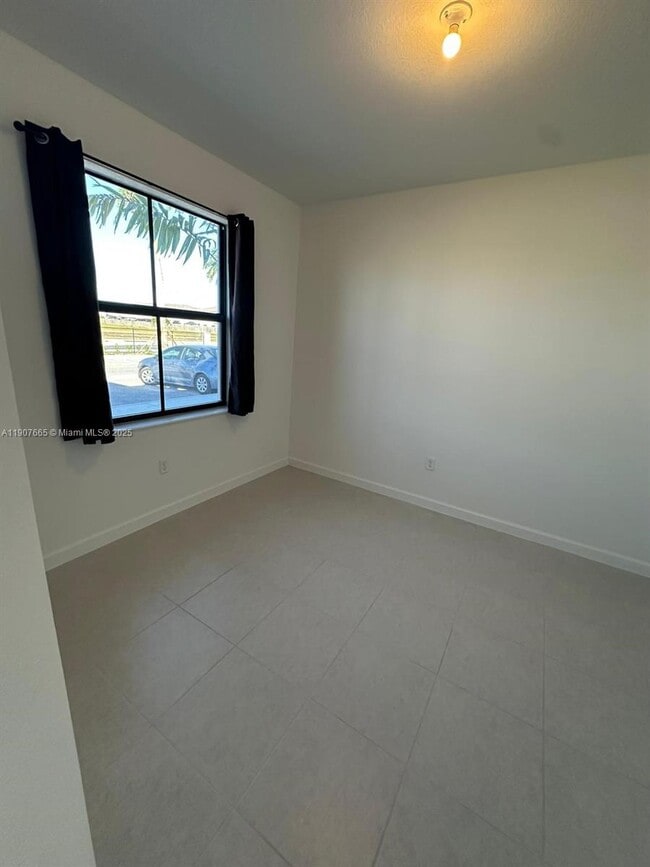 Building Photo - 12848 SW 232nd Ter