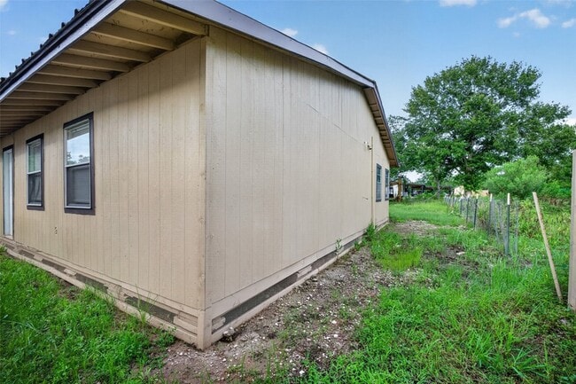 Building Photo - 12731 Wanda Way
