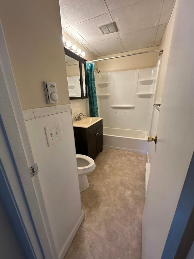 Building Photo - 17 Winter St