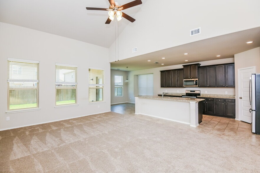 Building Photo - 6253 Jackstaff Dr