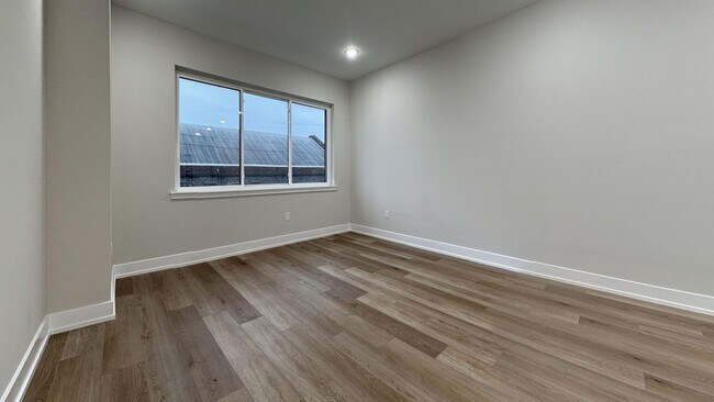 Building Photo - 701 N 40th St